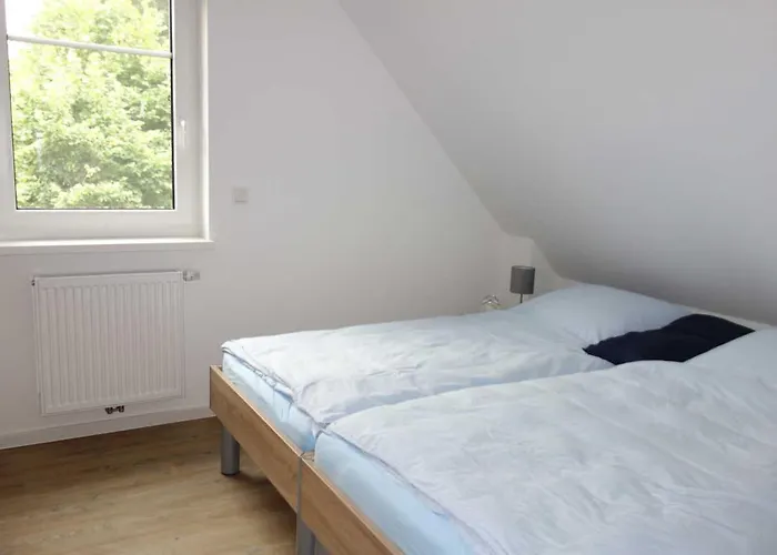 Ferienhaushaelfte Duenenblick